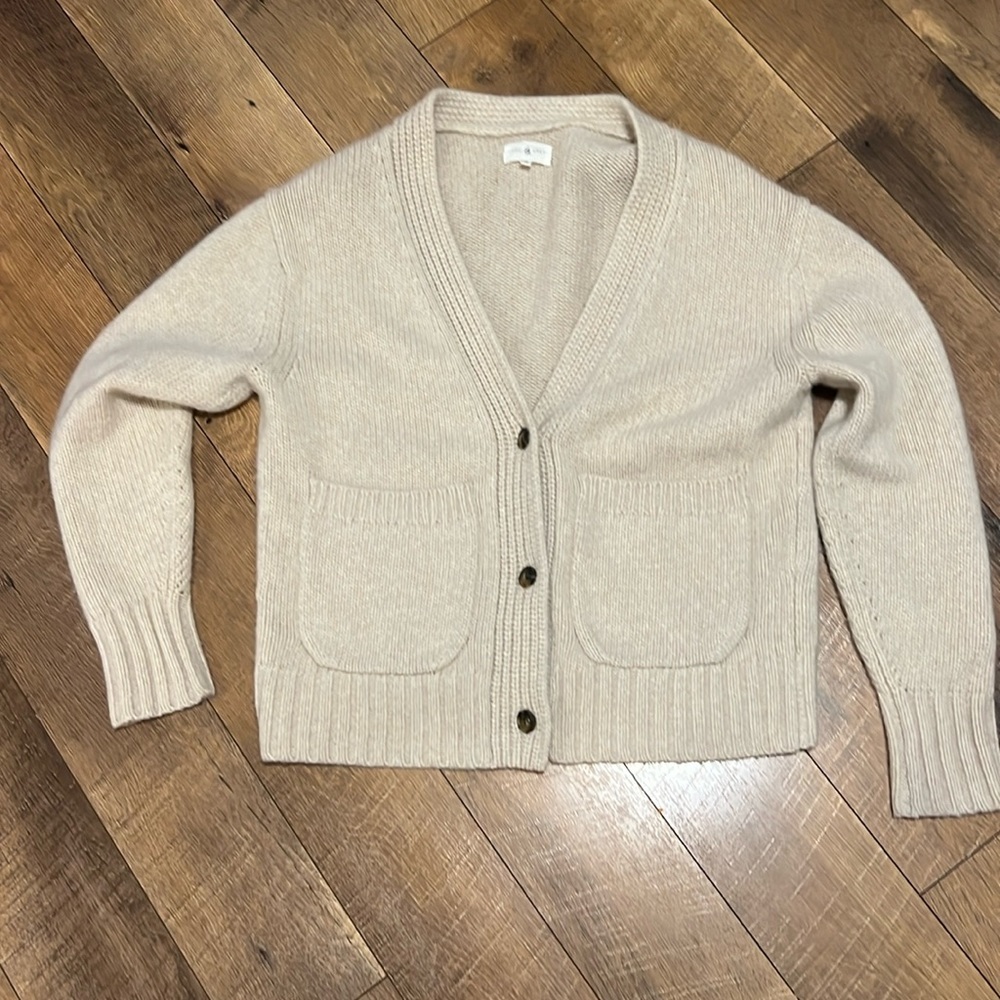 NWOT Lou & Grey cashmere sweater